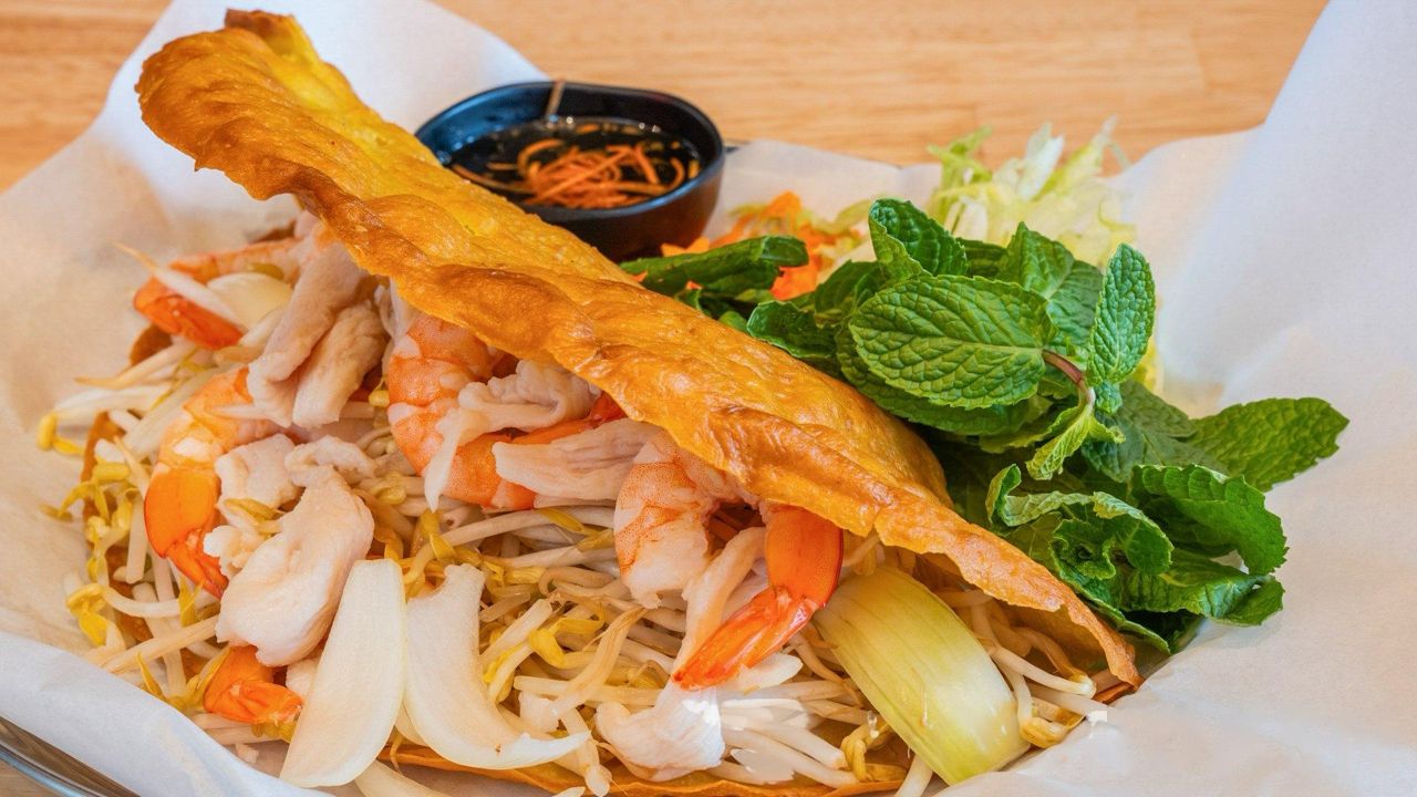 Seafood Bánh Xèo (Squid & Prawn)